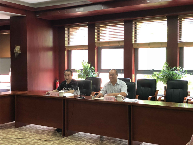 甘孜州食药局陈志勇局长及应急风险科张刚科长亲临赛纳斯指导工作2_副本.jpg