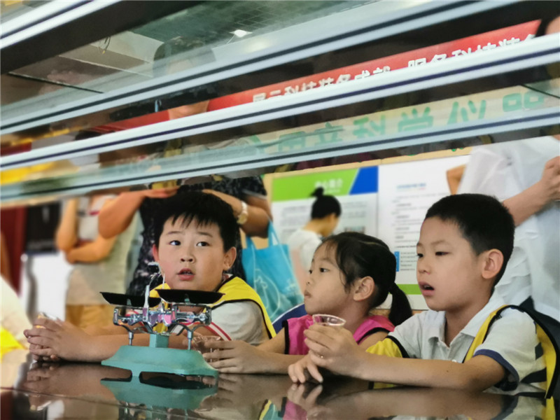 我中心科普基地开展周末趣味科普活动1_副本.jpg